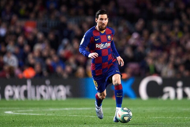 BARCELONA, SPAIN - MARCH 07: Lionel Messi of FC Barcelona runs with the ball during the Liga match between FC Barcelona and Real Sociedad at Camp Nou on March 07, 2020 in Barcelona, Spain. (Photo by Alex Caparros/Getty Images)