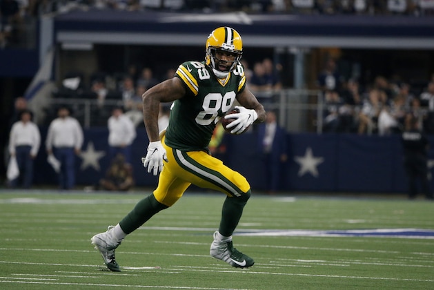 Green Bay Packers tight end Marcedes Lewis (89) finds running room after catching a pass during an NFL football game against the Dallas Cowboys in Arlington, Texas, Sunday, Oct. 6, 2019. (AP Photo/Michael Ainsworth)