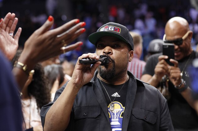 LOS ANGELES, CALIFORNIA - SEPTEMBER 01: BIG3 co-founder Ice Cube announces the trophy presentation for the Triplets after they defeated the Killer 3s to win the BIG3 Championship at Staples Center on September 01, 2019 in Los Angeles, California. (Photo by Meg Oliphant/BIG3 via Getty Images)