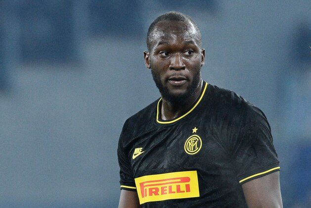 ROME, ITALY - FEBRUARY 16: Romelu Lukaku of FC Internazionale reacts during the Serie A match between SS Lazio and  FC Internazionale at Stadio Olimpico on February 16, 2020 in Rome, Italy. (Photo by Silvia Lore/Getty Images)