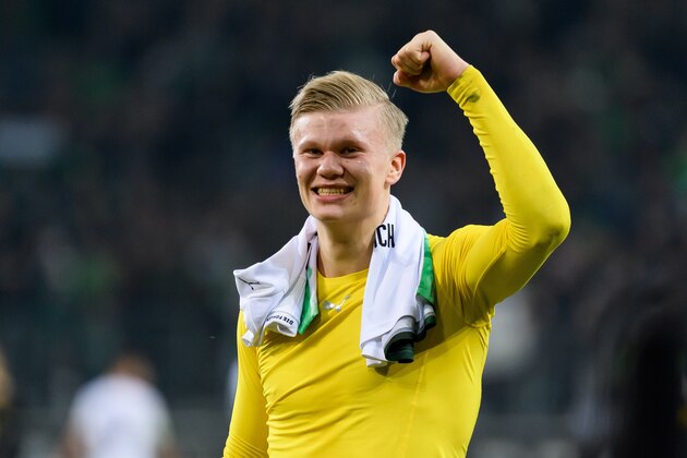 MOENCHENGLADBACH, GERMANY - MARCH 07: (BILD ZEITUNG OUT) Erling Haaland of Borussia Dortmund celebrate after winning  the Bundesliga match between Borussia Moenchengladbach and Borussia Dortmund at Borussia-Park on March 7, 2020 in Moenchengladbach, Germany. (Photo by Alex Gottschalk/DeFodi Images via Getty Images)