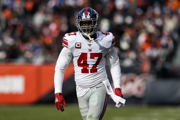 CHICAGO, ILLINOIS - NOVEMBER 24: Alec Ogletree #47 of the New York Giants jogs across the field in the second quarter against the Chicago Bears at Soldier Field on November 24, 2019 in Chicago, Illinois. (Photo by Dylan Buell/Getty Images)