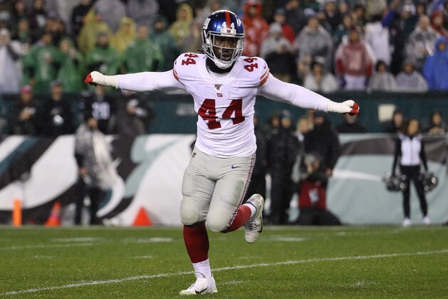 PHILADELPHIA, PENNSYLVANIA - DECEMBER 09:  Markus Golden #44 of the New York Giants in action against the Philadelphia Eagles during their game at Lincoln Financial Field on December 09, 2019 in Philadelphia, Pennsylvania. (Photo by Al Bello/Getty Images)