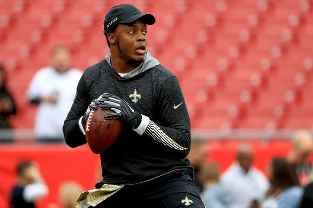 TAMPA, FLORIDA - NOVEMBER 17: Quarterback Teddy Bridgewater #5 of the New Orleans Saints warms up prior to their game against the Tampa Bay Buccaneers at Raymond James Stadium on November 17, 2019 in Tampa, Florida. (Photo by Mike Ehrmann/Getty Images)