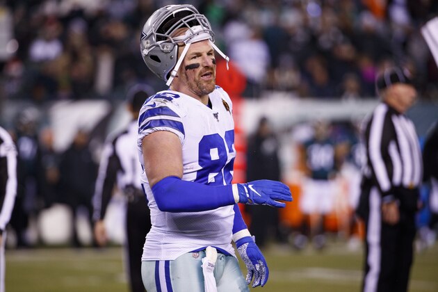 Dallas Cowboys tight end Jason Witten (82) looks on during the NFL football game against the Philadelphia Eagles, Sunday, Dec. 22, 2019, in Philadelphia. The Eagles won 17-9. (AP Photo/Chris Szagola)