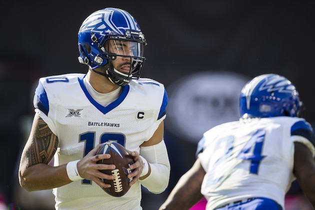 WASHINGTON, DC - MARCH 08: Jordan Ta'Amu #10 of the St. Louis Battlehawks looks to pass against the DC Defenders during the first half of the XFL game at Audi Field on March 8, 2020 in Washington, DC. (Photo by Scott Taetsch/Getty Images)