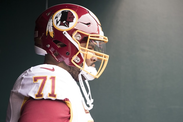 PHILADELPHIA, PA - DECEMBER 11: Trent Williams #71 of the Washington Redskins walks onto the field prior to the game against the Philadelphia Eagles at Lincoln Financial Field on December 11, 2016 in Philadelphia, Pennsylvania. (Photo by Mitchell Leff/Getty Images)