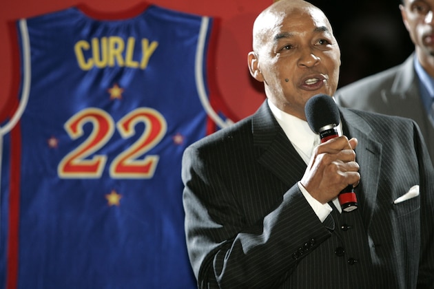 Basketball legend Curly Neal speaks during a ceremony as his No. 22 is retired by the world renowned Harlem Globetrotters at Madison Square Garden, Friday, Feb. 15, 2008  in New York.  (AP Photo/Frank Franklin II)