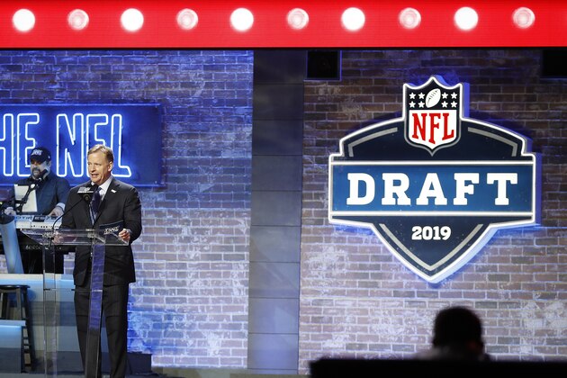NASHVILLE, TENNESSEE - APRIL 25: NFL Commissioner Roger Goodell speaks at the podium on day 1 of the 2019 NFL Draft on April 25, 2019 in Nashville, Tennessee. (Photo by Frederick Breedon/Getty Images)