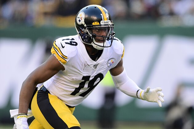 EAST RUTHERFORD, NEW JERSEY - DECEMBER 22: JuJu Smith-Schuster #19 of the Pittsburgh Steelers in action against the New York Jets at MetLife Stadium on December 22, 2019 in East Rutherford, New Jersey. (Photo by Steven Ryan/Getty Images) EAST RUTHERFORD, NEW JERSEY - DECEMBER 22: JuJu Smith-Schuster #19 of the Pittsburgh Steelers in action against the New York Jets at MetLife Stadium on December 22, 2019 in East Rutherford, New Jersey. (Photo by Steven Ryan/Getty Images)