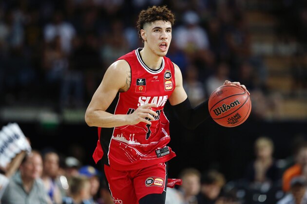 AUCKLAND, NEW ZEALAND - NOVEMBER 30: LaMelo Ball of the Hawks in action during the round 9 NBL match between the New Zealand Breakers and the Illawarra Hawks at Spark Arena on November 30, 2019 in Auckland, New Zealand. (Photo by Anthony Au-Yeung/Getty Images)