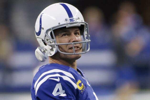 INDIANAPOLIS, INDIANA - NOVEMBER 10: Adam Vinatieri #4 of the Indianapolis Colts warms up before the game against the Miami Dolphins at Lucas Oil Stadium on November 10, 2019 in Indianapolis, Indiana. (Photo by Justin Casterline/Getty Images)