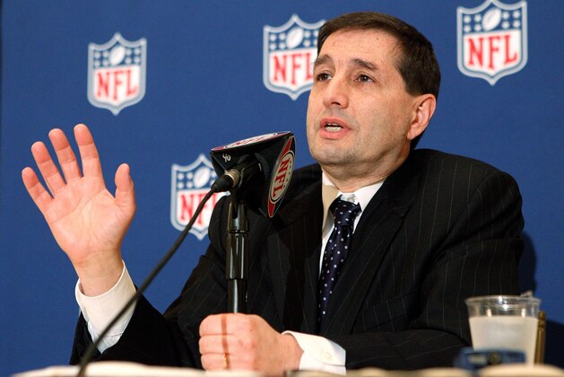 NEW ORLEANS, LA - MARCH 21: NFL executive Vice President Jeff Pash address the media at the Roosevelt Hotel on March 21, 2011 in New Orleans, Louisiana. Despite a NFL owners imposed lockout in effect since March 12, the league is conducting it's annual owners meeting in New Orleans.   (Photo by Sean Gardner/Getty Images)