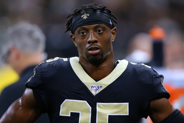 NEW ORLEANS, LOUISIANA - OCTOBER 27: Eli Apple #25 of the New Orleans Saints reacts during a game against the Arizona Cardinals at the Mercedes Benz Superdome on October 27, 2019 in New Orleans, Louisiana. (Photo by Jonathan Bachman/Getty Images)