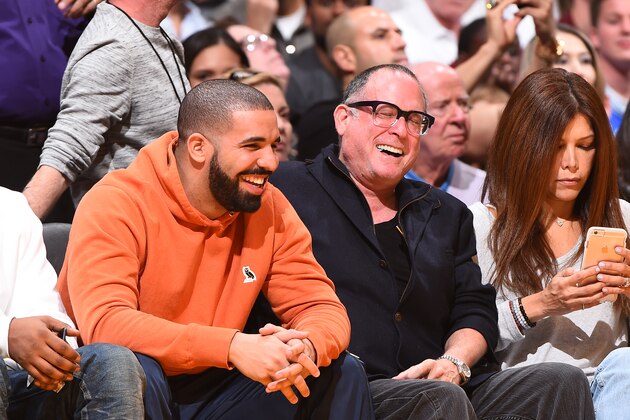 LOS ANGELES, CA - NOVEMBER 04:  Rapper, Drake attends the Golden State Warriors game against the Los Angeles Lakers on November 4, 2016 at STAPLES Center in Los Angeles, California. NOTE TO USER: User expressly acknowledges and agrees that, by downloading and/or using this Photograph, user is consenting to the terms and conditions of the Getty Images License Agreement. Mandatory Copyright Notice: Copyright 2016 NBAE (Photo by Andrew D. Bernstein/NBAE via Getty Images)