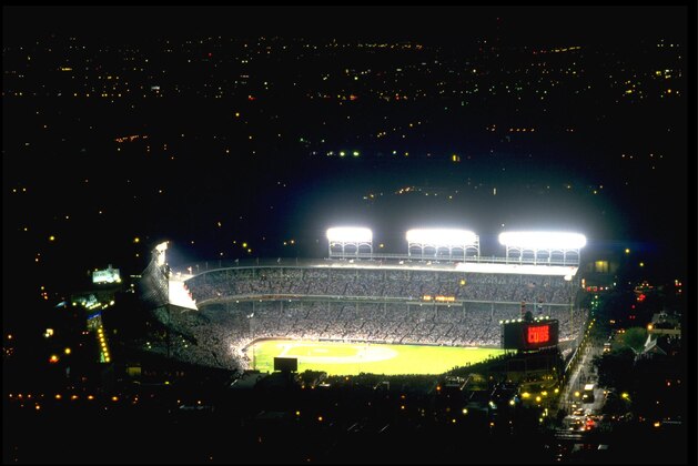 AN OVERHEAD SHOT OF WRIGLEY FIELD IN CHICAGO, ILLINOIS, WITH ITS RESENTLY INSTALLED LIGHTS. MANDATORY CREDIT: JONATHAN DANIEL/ALLSPORT US