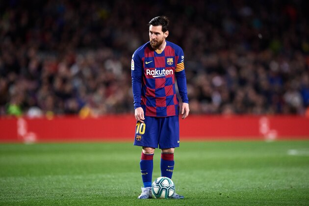 BARCELONA, SPAIN - MARCH 07: Lionel Messi of FC Barcelona prepares to kick a free kick during the Liga match between FC Barcelona and Real Sociedad at Camp Nou on March 07, 2020 in Barcelona, Spain. (Photo by Alex Caparros/Getty Images) BARCELONA, SPAIN - MARCH 07: Lionel Messi of FC Barcelona prepares to kick a free kick during the Liga match between FC Barcelona and Real Sociedad at Camp Nou on March 07, 2020 in Barcelona, Spain. (Photo by Alex Caparros/Getty Images)