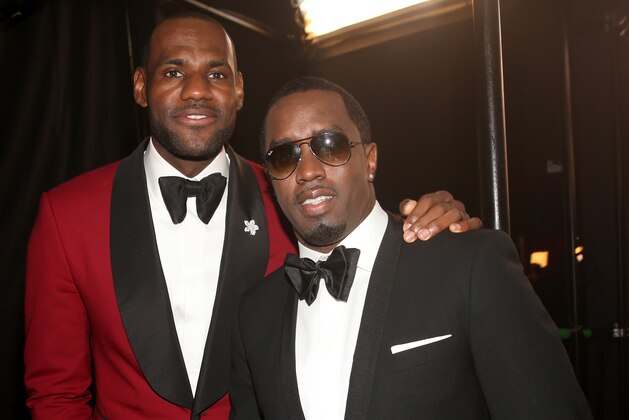 LOS ANGELES, CA - JULY 17:  NBA player LeBron James (L) and musician Sean