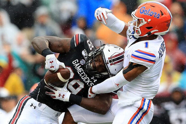 COLUMBIA, SOUTH CAROLINA - OCTOBER 19: Bryan Edwards #89 of the South Carolina Gamecocks makes a catch against CJ Henderson #1 of the Florida Gators during their game at Williams-Brice Stadium on October 19, 2019 in Columbia, South Carolina. (Photo by Streeter Lecka/Getty Images) COLUMBIA, SOUTH CAROLINA - OCTOBER 19: Bryan Edwards #89 of the South Carolina Gamecocks makes a catch against CJ Henderson #1 of the Florida Gators during their game at Williams-Brice Stadium on October 19, 2019 in Columbia, South Carolina. (Photo by Streeter Lecka/Getty Images)