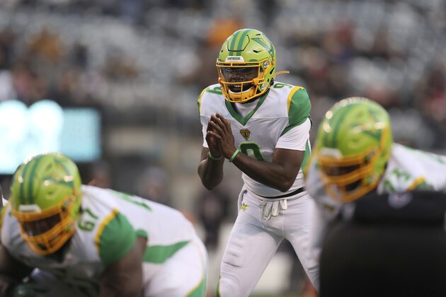 Tampa Bay Vipers quarterback Quinton Flowers (9) call for the ball to be snapped during an XFL football game against the New York Guardians, Sunday, Feb. 9, 2020, in East Rutherford, N.J. The New York Guardians won 23-3. (AP Photo/Steve Luciano)