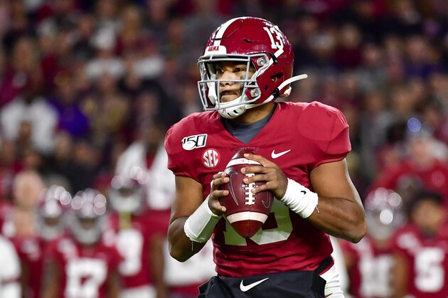 Alabama quarterback Tua Tagovailoa in an NCAA football game Saturday, Nov. 9, 2019, in Tuscaloosa, Ala. (AP Photo/Vasha Hunt)