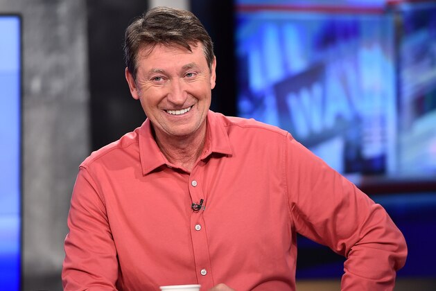 NEW YORK, NY - SEPTEMBER 07:  Wayne Gretzky Visits