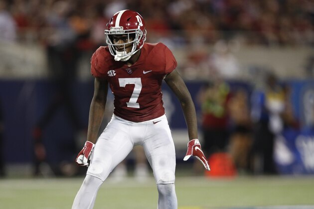 ORLANDO, FL - SEPTEMBER 01: Trevon Diggs #7 of the Alabama Crimson Tide in action during a game against the Louisville Cardinals at Camping World Stadium on September 1, 2018 in Orlando, Florida. Alabama won 51-14. (Photo by Joe Robbins/Getty Images)