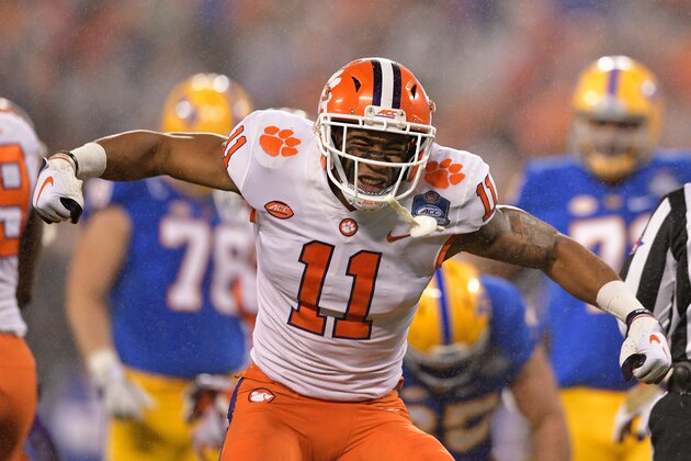 CHARLOTTE, NC - DECEMBER 01:  Isaiah Simmons #11 of the Clemson Tigers reacts against the Pittsburgh Panthers in the first quarter during their game at Bank of America Stadium on December 1, 2018 in Charlotte, North Carolina.  (Photo by Grant Halverson/Getty Images)