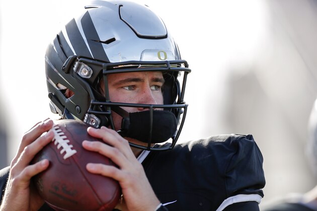 MOBILE, AL - JANUARY 25: Quarterback Justin Herbert #10 from Oregon of the South Team warms up before the start of the 2020 Resse's Senior Bowl at Ladd-Peebles Stadium on January 25, 2020 in Mobile, Alabama. The North Team defeated the South Team 34 to 17. (Photo by Don Juan Moore/Getty Images)