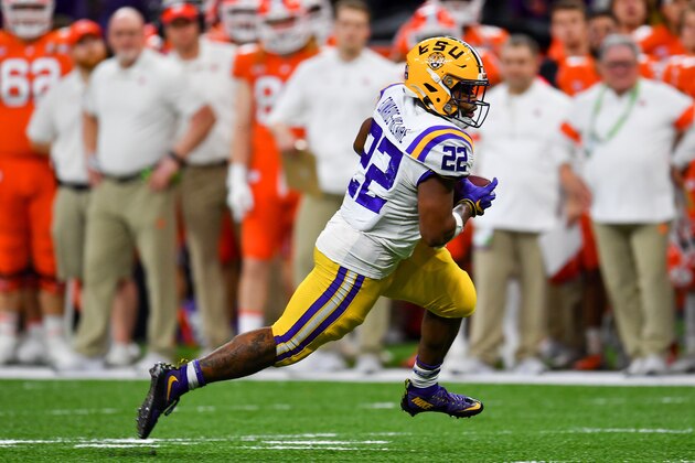 NEW ORLEANS, LOUISIANA - JANUARY 13: Clyde Edwards-Helaire #22 of the LSU Tigers runs with the ball during the fourth quarter of the College Football Playoff National Championship game against the Clemson Tigers at the Mercedes Benz Superdome on January 13, 2020 in New Orleans, Louisiana. The LSU Tigers topped the Clemson Tigers, 42-25. (Photo by Alika Jenner/Getty Images) NEW ORLEANS, LOUISIANA - JANUARY 13: Clyde Edwards-Helaire #22 of the LSU Tigers runs with the ball during the fourth quarter of the College Football Playoff National Championship game against the Clemson Tigers at the Mercedes Benz Superdome on January 13, 2020 in New Orleans, Louisiana. The LSU Tigers topped the Clemson Tigers, 42-25. (Photo by Alika Jenner/Getty Images)