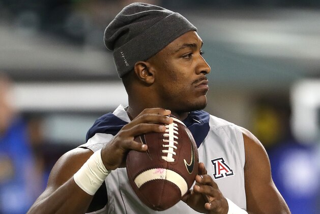EUGENE, OREGON - NOVEMBER 16: Khalil Tate #14 of the Arizona Wildcats warms up prior to taking on the Oregon Ducks during their game at Autzen Stadium on November 16, 2019 in Eugene, Oregon. (Photo by Abbie Parr/Getty Images)