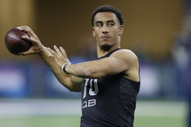 INDIANAPOLIS, IN - FEBRUARY 27: Quarterback Jordan Love of Utah State passes during the NFL Scouting Combine at Lucas Oil Stadium on February 27, 2020 in Indianapolis, Indiana. (Photo by Joe Robbins/Getty Images)