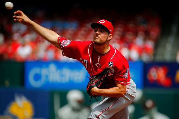 ST LOUIS, MO - AUGUST 31: Trevor Bauer #27 of the Cincinnati Reds pitches against the St. Louis Cardinals in the first inning during game one of a doubleheader at Busch Stadium on August 31, 2019 in St Louis, Missouri. (Photo by Dilip Vishwanat/Getty Images)