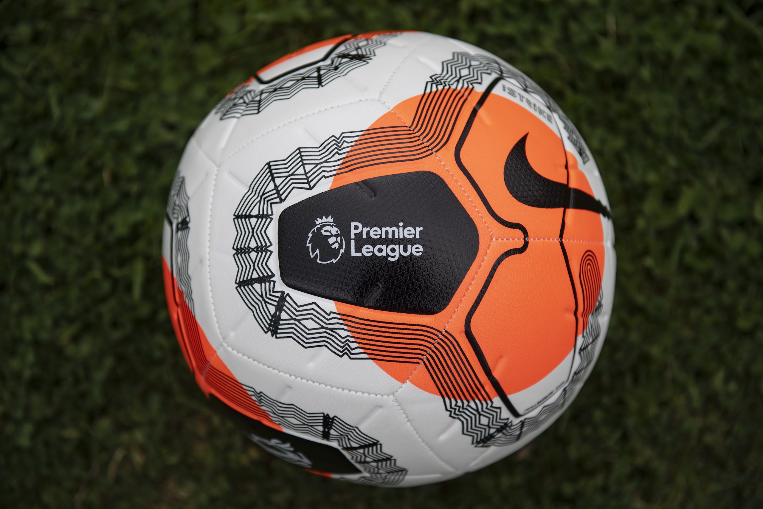 WHICHFORD, ENGLAND - APRIL 17: Nike Premier League Strike Football photographed on April 23, 2020 in Whichford, Warwickshire, United Kingdom. No Premier League matches have been played since March 9th due to the Coronavirus Covid-19 pandemic. (Photo by VISIONHAUS) WHICHFORD, ENGLAND - APRIL 17: Nike Premier League Strike Football photographed on April 23, 2020 in Whichford, Warwickshire, United Kingdom. No Premier League matches have been played since March 9th due to the Coronavirus Covid-19 pandemic. (Photo by VISIONHAUS)