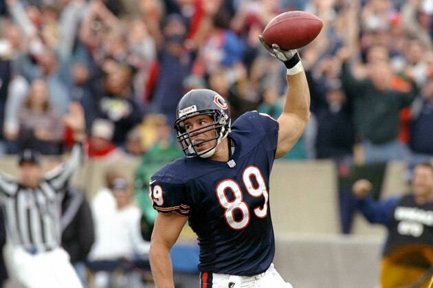 29 Nov 1998:  Tight end Ryan Wetnight #89 of the Chicago Bears in action during the game against the Tampa Bay Buccaneers at Soldiers Field in Chicago, Illinois. The Buccaneers defeated the Bears 31-17. Mandatory Credit: Jonathan Daniel  /Allsport