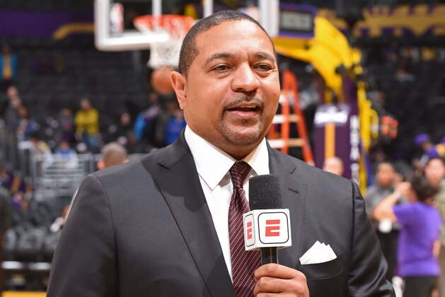 LOS ANGELES, CA - DECEMBER 25: Commentator Mark Jackson talks during the pre-game show on December 25, 2019 at STAPLES Center in Los Angeles, California. NOTE TO USER: User expressly acknowledges and agrees that, by downloading and/or using this Photograph, user is consenting to the terms and conditions of the Getty Images License Agreement. Mandatory Copyright Notice: Copyright 2019 NBAE (Photo by Andrew D. Bernstein/NBAE via Getty Images)