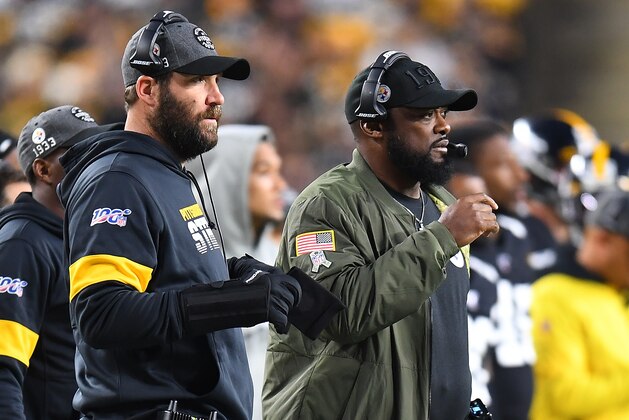 PITTSBURGH, PA - NOVEMBER 10:  Ben Roethlisberger and head coach Mike Tomlin of the Pittsburgh Steelers look on during the second half against the Los Angeles Rams at Heinz Field on November 10, 2019 in Pittsburgh, Pennsylvania. (Photo by Joe Sargent/Getty Images)