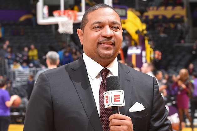 LOS ANGELES, CA - DECEMBER 25: Commentator Mark Jackson talks during the pre-game show on December 25, 2019 at STAPLES Center in Los Angeles, California. NOTE TO USER: User expressly acknowledges and agrees that, by downloading and/or using this Photograph, user is consenting to the terms and conditions of the Getty Images License Agreement. Mandatory Copyright Notice: Copyright 2019 NBAE (Photo by Andrew D. Bernstein/NBAE via Getty Images)