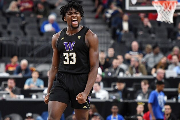 LAS VEGAS, NEVADA - MARCH 11:  Isaiah Stewart #33 of the Washington Huskies reacts after scoring against the Arizona Wildcats during the first round of the Pac-12 Conference basketball tournament at T-Mobile Arena on March 11, 2020 in Las Vegas, Nevada.  (Photo by Ethan Miller/Getty Images)