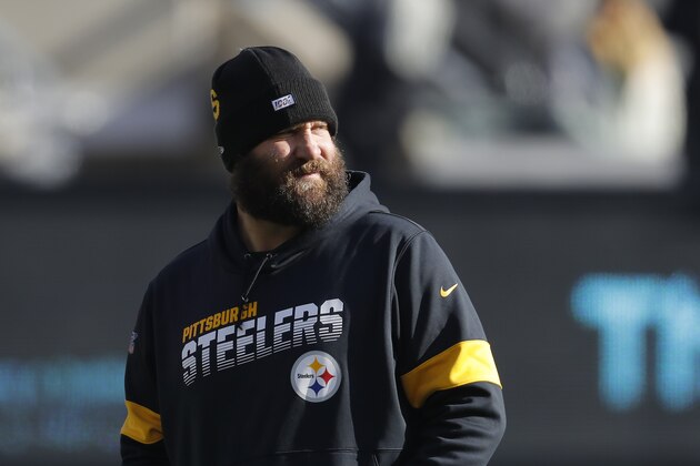 Pittsburgh Steelers quarterback Ben Roethlisberger (7) looks on during warm ups prior to an NFL football game against the New York Jets on Sunday, Dec. 22, 2019, in East Rutherford, N.J. (AP Photo/Adam Hunger)