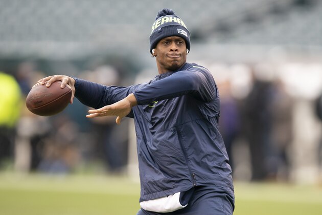 Seattle Seahawks quarterback Geno Smith (7) throws the ball around prior to an NFL wild-card playoff football game against the Philadelphia Eagles, Sunday, Jan. 5, 2020, in Philadelphia. Seattle won 17-9. (AP Photo/Chris Szagola)