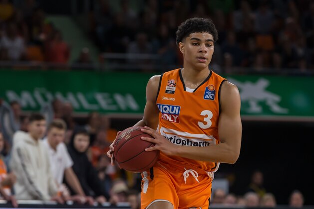 ULM, GERMANY - MARCH 08: (BILD ZEITUNG OUT) Killian Hayes of Ratiopharm Ulm controls the Ball during the EasyCredit Basketball Bundesliga (BBL) match between Ratiopharm Ulm and MHP Riesen Ludwigsburg at ratiopharm Arena on March 8, 2020 in Ulm, Germany. (Photo by Harry Langer/DeFodi Images via Getty Images)