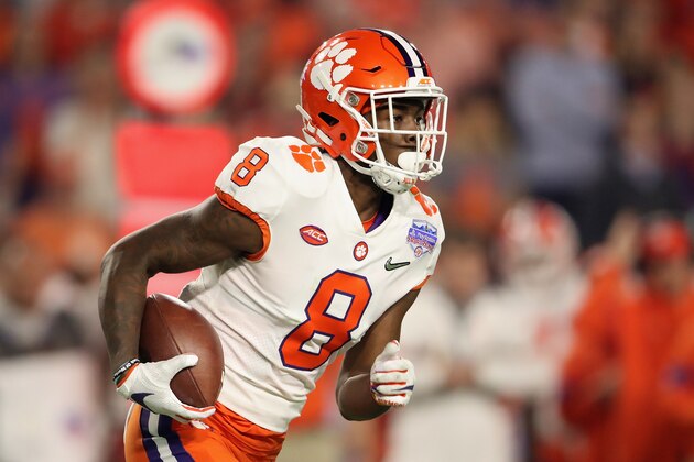 GLENDALE, ARIZONA - DECEMBER 28: Wide receiver Justyn Ross #8 of the Clemson Tigers runs with the football against the Ohio State Buckeyes during the PlayStation Fiesta Bowl at State Farm Stadium on December 28, 2019 in Glendale, Arizona. The Tigers defeated the Buckeyes 29-23. (Photo by Christian Petersen/Getty Images)