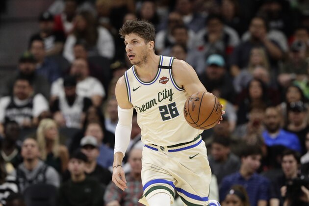 Milwaukee Bucks guard Kyle Korver (26) during the first half of an NBA basketball game against the San Antonio Spurs, in San Antonio, Monday, Jan. 6, 2020. (AP Photo/Eric Gay)