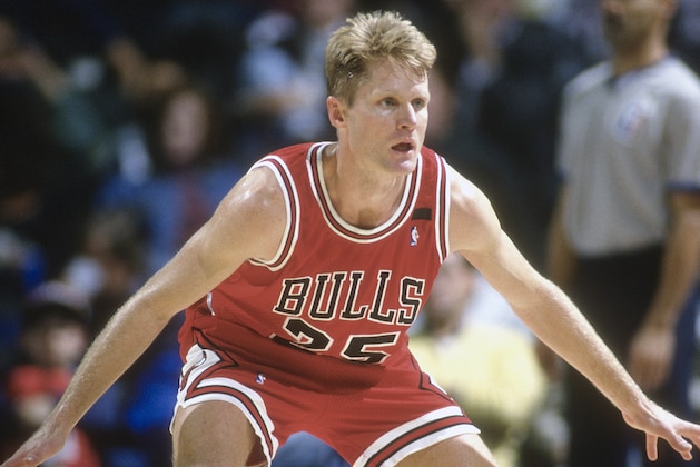 DALLAS, TX - CIRCA 1993:  Steve Kerr #25 of the Chicago Bulls in action against the Dallas Mavericks during an NBA basketball game circa 1993 at Reunion Arena in Dallas, Texas. Kerr played for the Bulls from 1993-99. (Photo by Focus on Sport/Getty Images)
