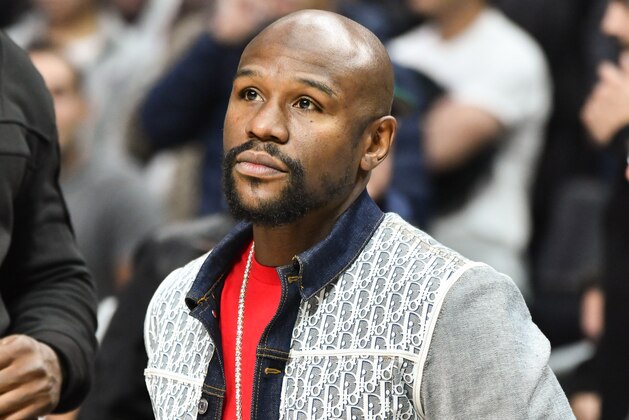 LOS ANGELES, CALIFORNIA - NOVEMBER 20: Floyd Mayweather Jr. attends a basketball game between the Los Angeles Clippers and the Boston Celtics at Staples Center on November 20, 2019 in Los Angeles, California. (Photo by Allen Berezovsky/Getty Images)