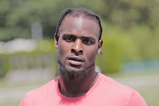 New York Jets running back Le'Veon Bell after a practice at the NFL football team's training camp in Florham Park, N.J., Thursday, July 25, 2019. (AP Photo/Seth Wenig)