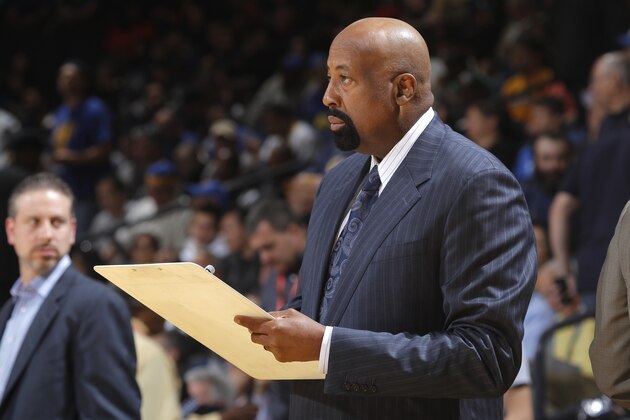 OAKLAND, CA - MARCH 30: Head Coach Mike Woodson of the New York Knicks coaches against the Golden State Warriors on March 30, 2014 at Oracle Arena in Oakland, California. NOTE TO USER: User expressly acknowledges and agrees that, by downloading and or using this photograph, user is consenting to the terms and conditions of Getty Images License Agreement. Mandatory Copyright Notice: Copyright 2014 NBAE (Photo by Rocky Widner/NBAE via Getty Images)