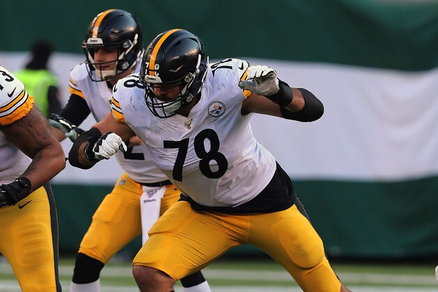 EAST RUTHERFORD, NEW JERSEY - DECEMBER 22: Tackle Alejandro Villanueva #78 of the Pittsburgh Steelers blocks against the New York Jets in the second half at MetLife Stadium on December 22, 2019 in East Rutherford, New Jersey.(Photo by Al Pereira/Getty Images)