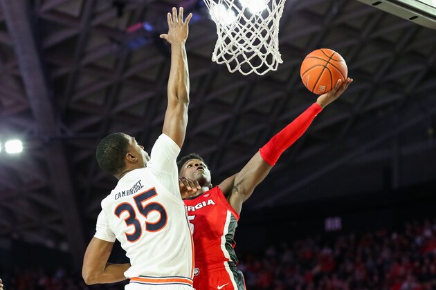 ATHENS, GA - FEBRUARY 19: Anthony Edwards #5 of the Georgia Bulldogs goes up for a lay up in front of Devan Cambridge #35 of the Auburn Tigers during the second half at Stegeman Coliseum on February 19, 2020 in Athens, Georgia. (Photo by Carmen Mandato/Getty Images)